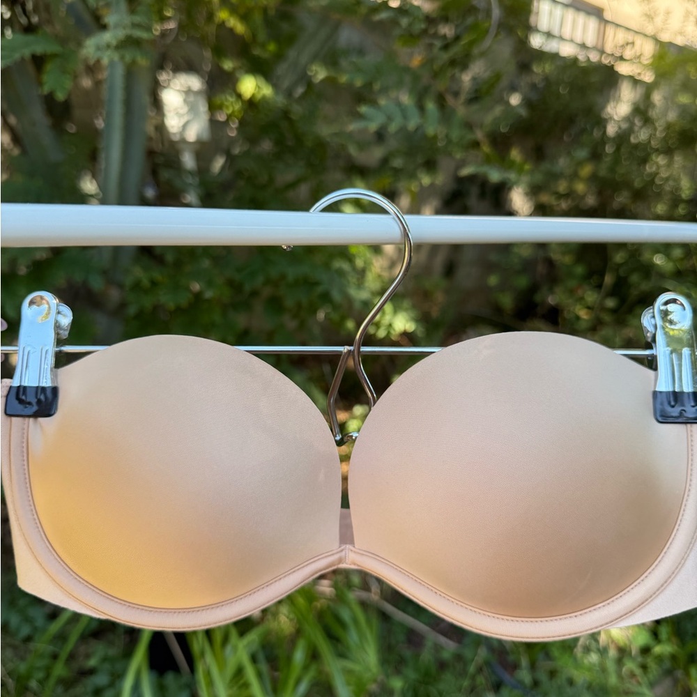 Victoria's Secret NUDE Strapless Bra